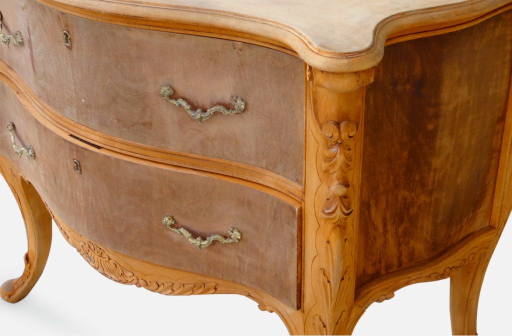 como decapar un mueble barnizado