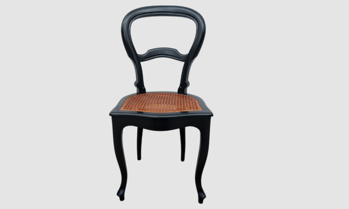 sillas sin brazos lacadas en negro y asiento de rejilla barnizado javier larraz muebles personalizados
